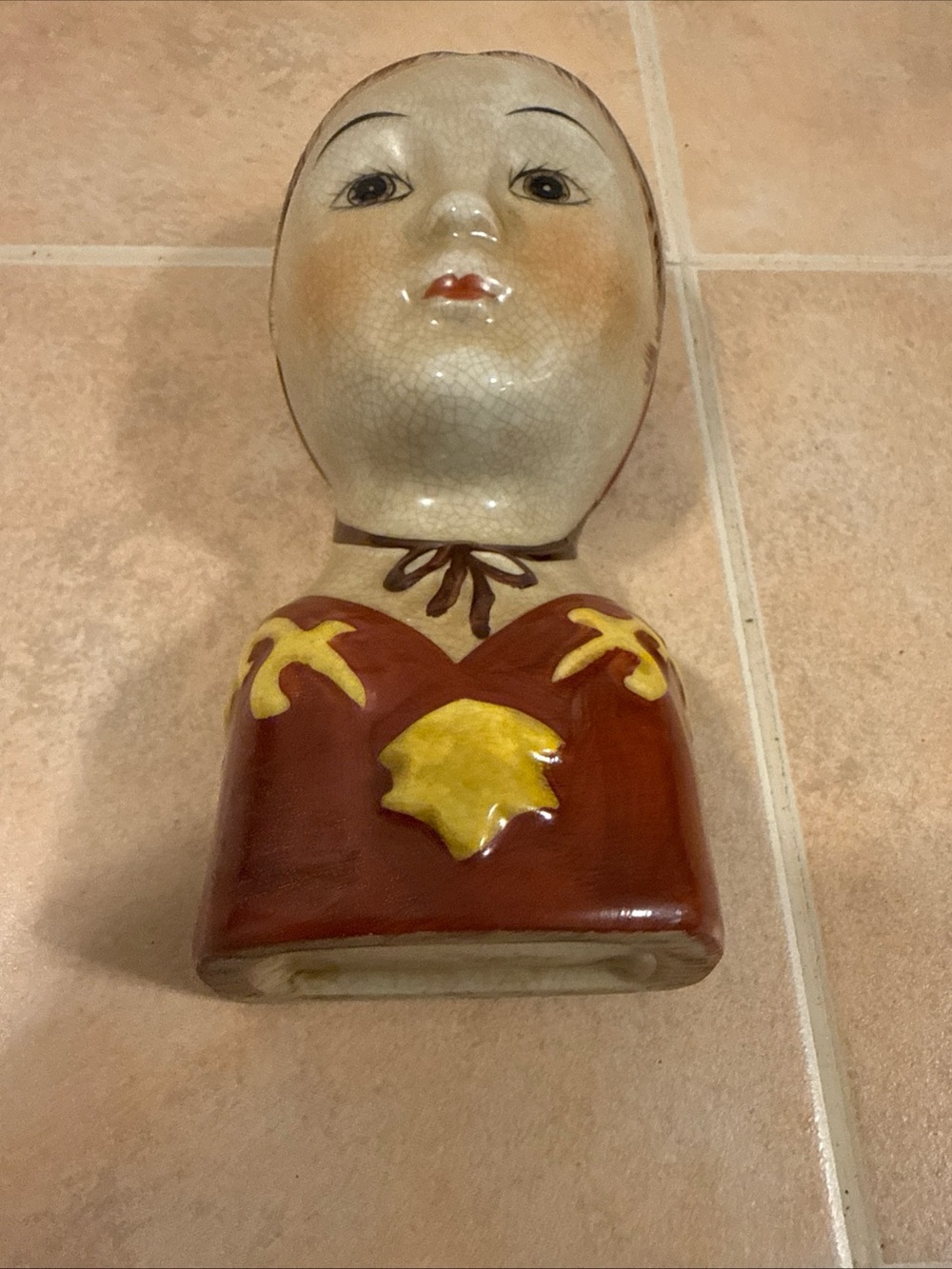 Scandivanian Mid Century Wall Pocket Ceramic Head Vase - Picture 7 of 9